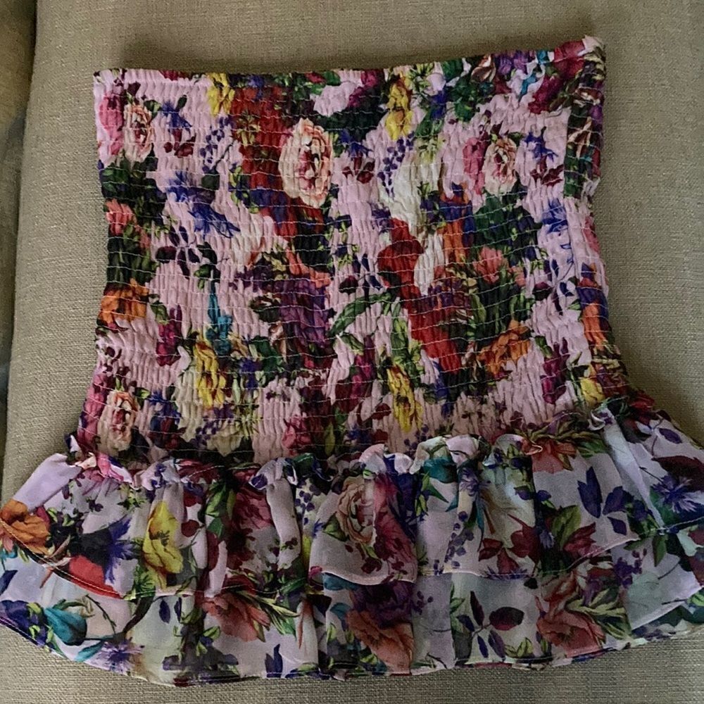 Aqua Girls Floral Print Smocked Waist Mini Skirt. Size Large.